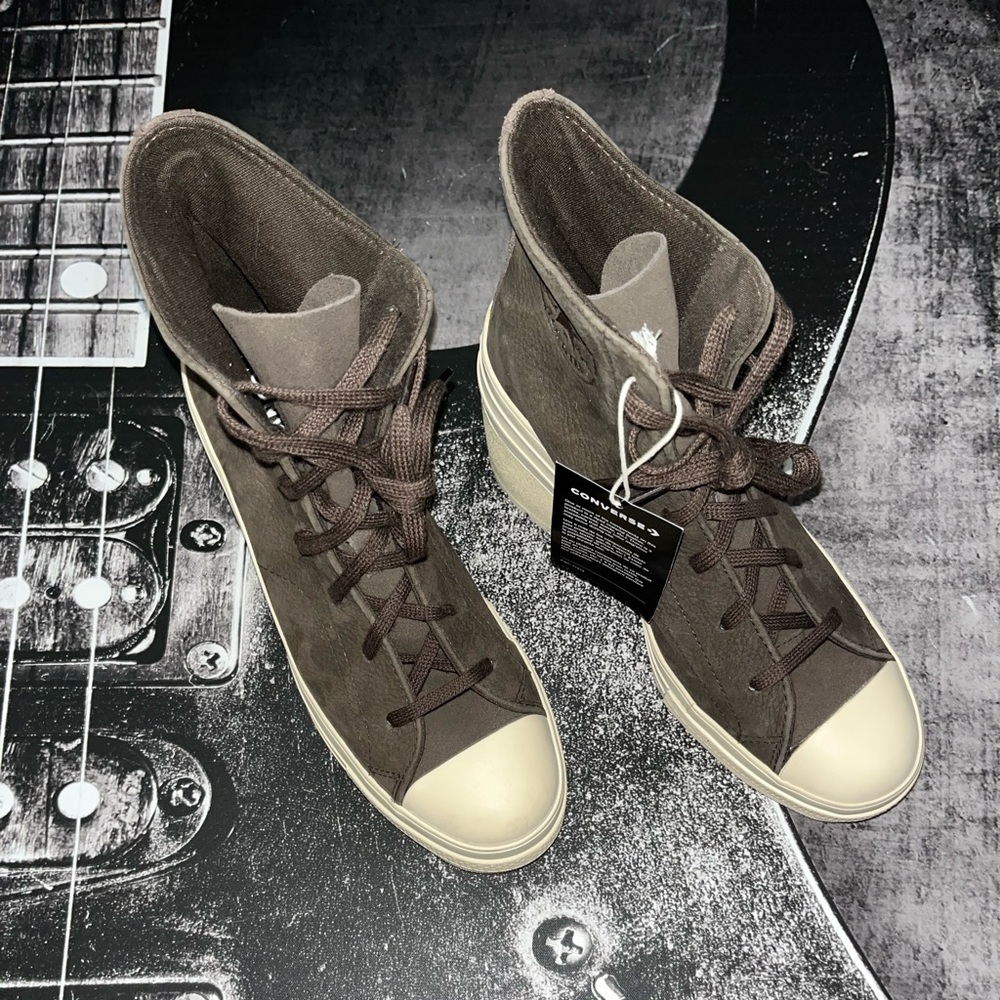 NEW Converse - Picture 11 of 13